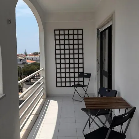 Sunny & Spacious In Costa de Caparica