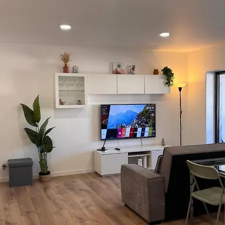 Sunny & Spacious In