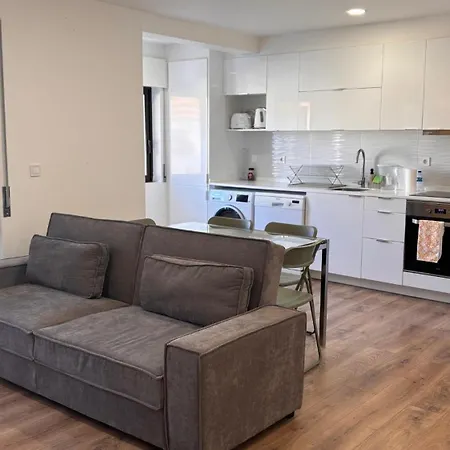 Lejlighed Sunny & Spacious In *