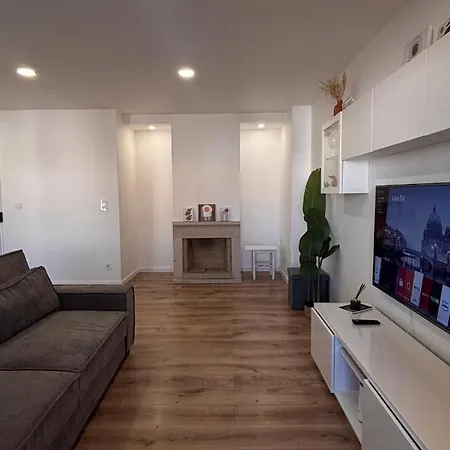 Sunny & Spacious In Costa de Caparica