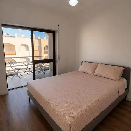 Sunny & Spacious In Costa de Caparica